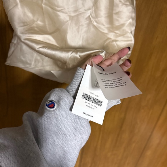 Reformation Sera Silk Two Piece - Picture 10 of 12